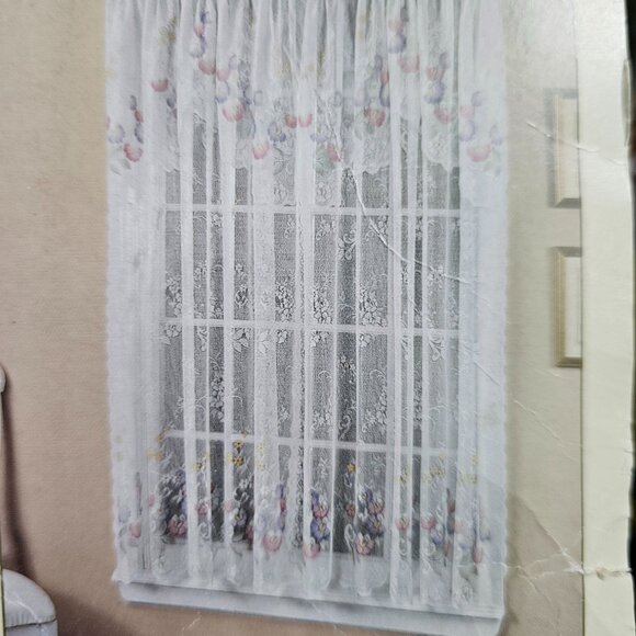 Curtains - Picture 8 of 10